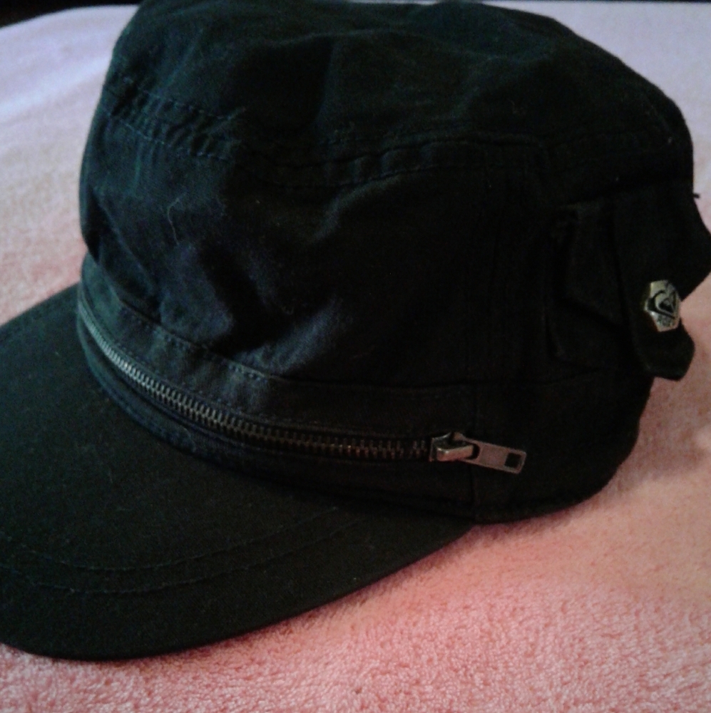 🌺 2 Cute OS Caps/Hats - Picture 2 of 12